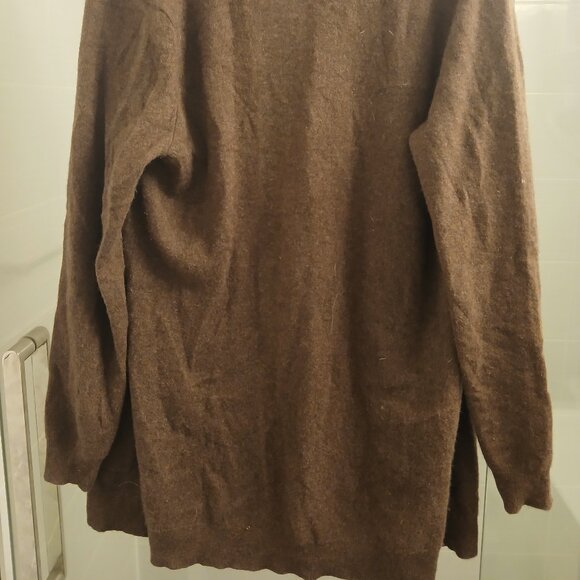 Lord & Taylor 100% Cashmere Luxe Cardi­gan - Picture 6 of 11